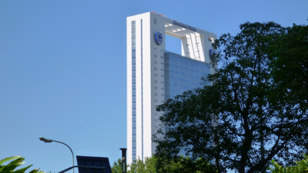Moderne Bauten gehören zur Stadt wie Grünzonen und alte Häuser