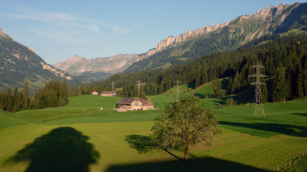 Abendstimmung beim Rückmarsch zum Auto, Blick zurück Richtung Kemmeribodenbad...