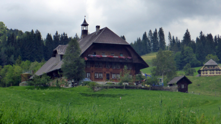 Schönes Emmentaler-Bauernhaus
