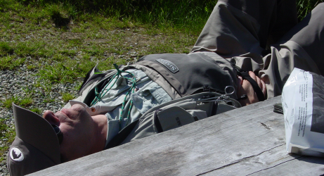 Siesta nach einem guten Stück Fleisch vom Grill...